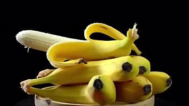 4k新鲜香蕉展示视频的预览图